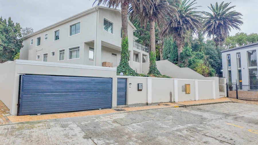 To Let 3 Bedroom Property for Rent in Bishopscourt Western Cape